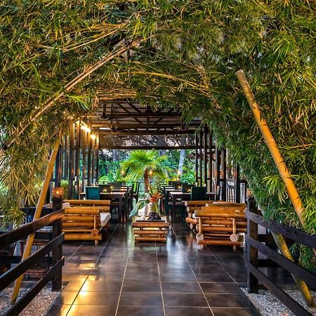 Tiki Villas Rainforest Lodge - Adults Only أوفيتا المظهر الخارجي الصورة