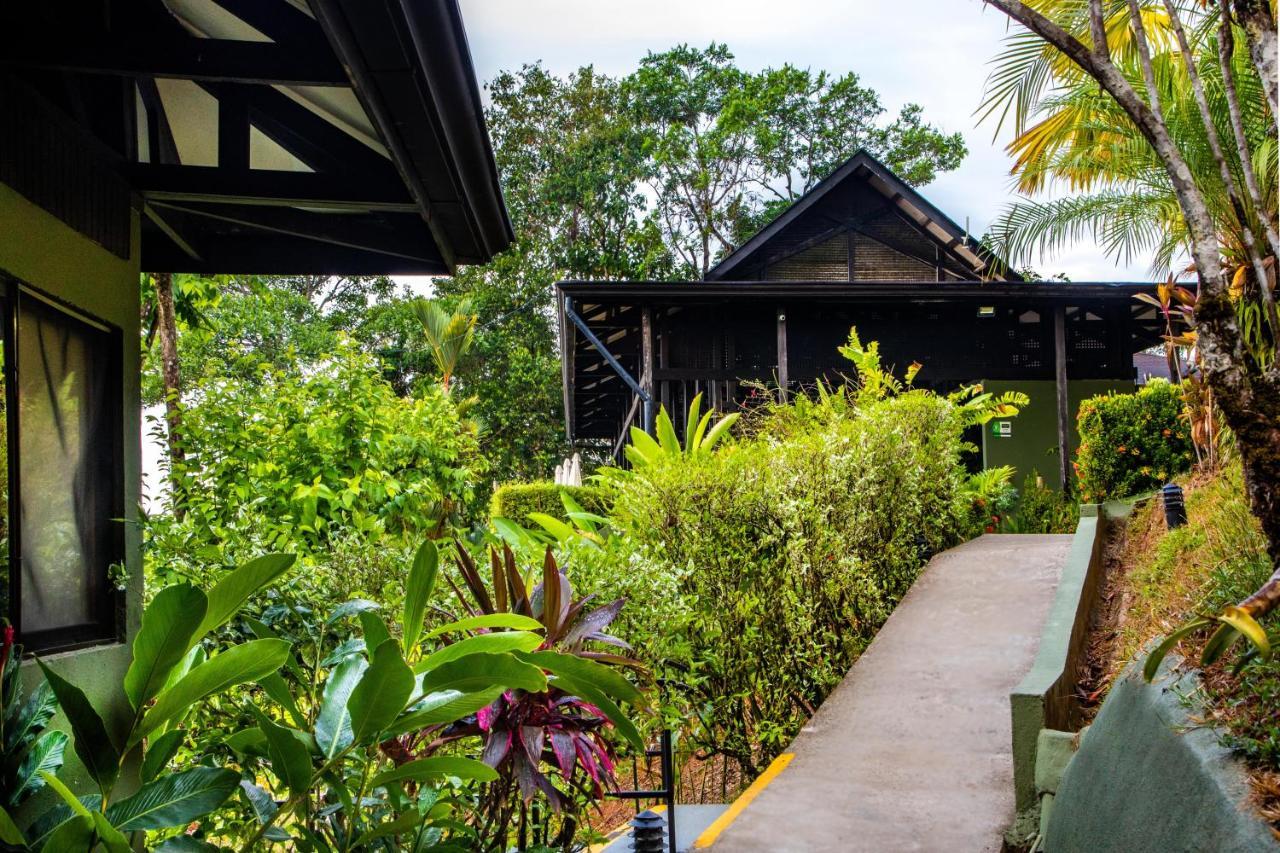 Tiki Villas Rainforest Lodge - Adults Only أوفيتا المظهر الخارجي الصورة