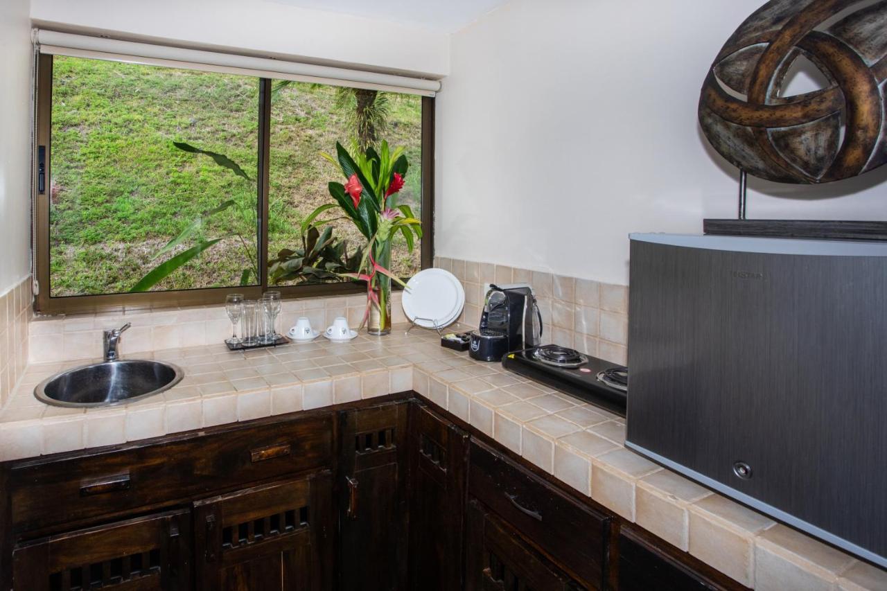 Tiki Villas Rainforest Lodge - Adults Only أوفيتا المظهر الخارجي الصورة