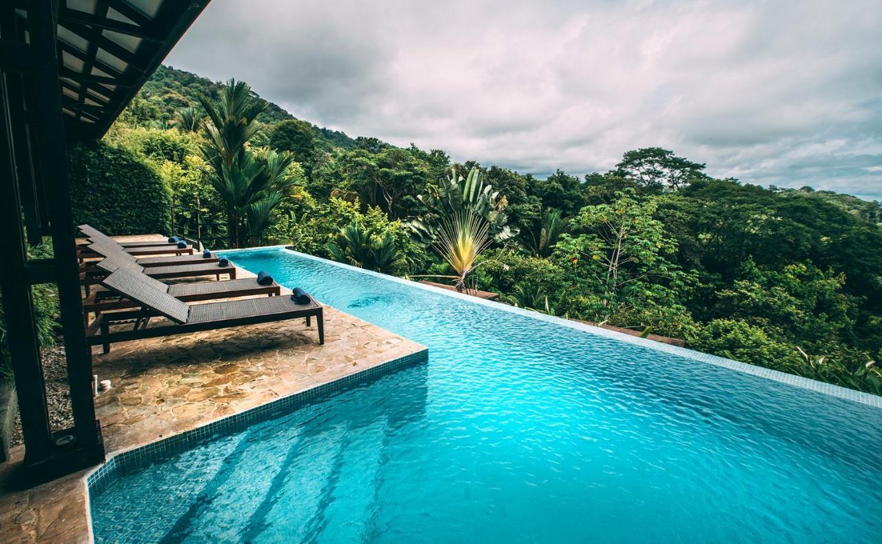 Tiki Villas Rainforest Lodge - Adults Only أوفيتا المظهر الخارجي الصورة