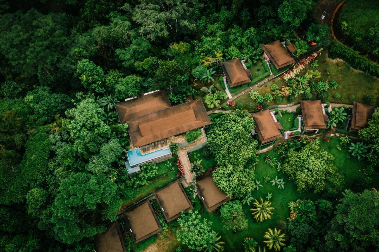 Tiki Villas Rainforest Lodge - Adults Only أوفيتا المظهر الخارجي الصورة